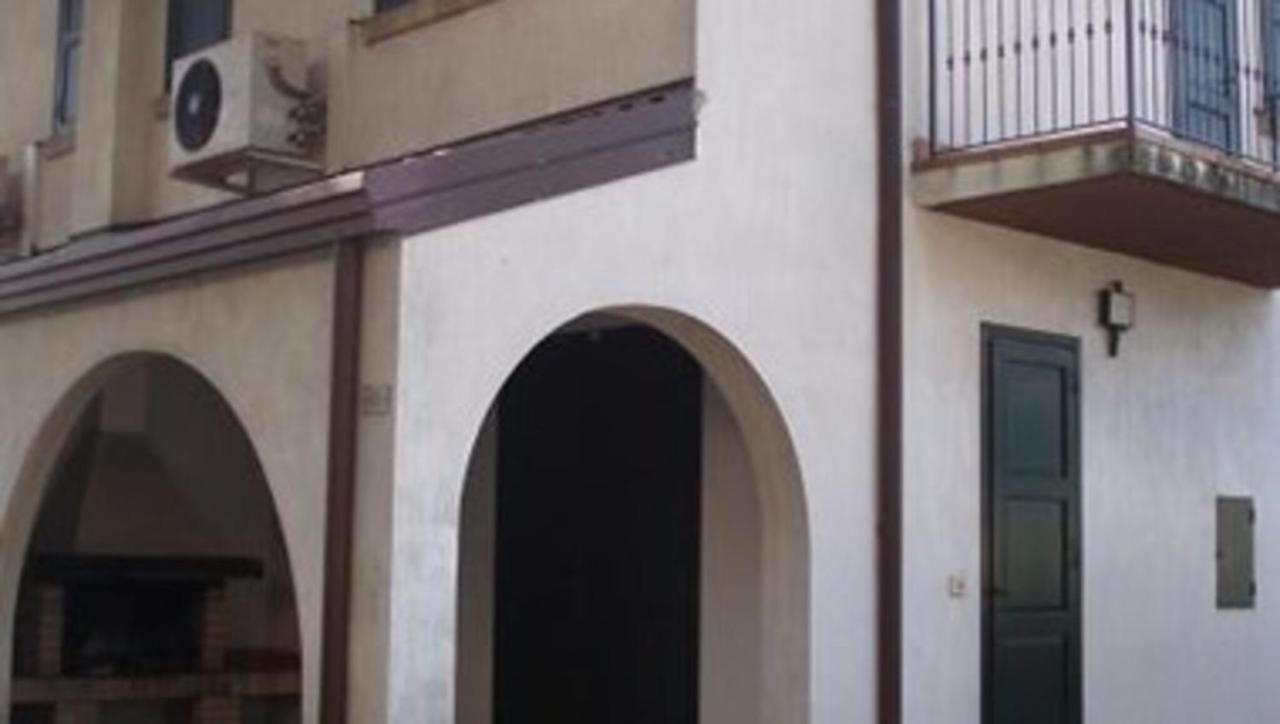 Amazing Villa With Private Garden In ビビオーネ エクステリア 写真